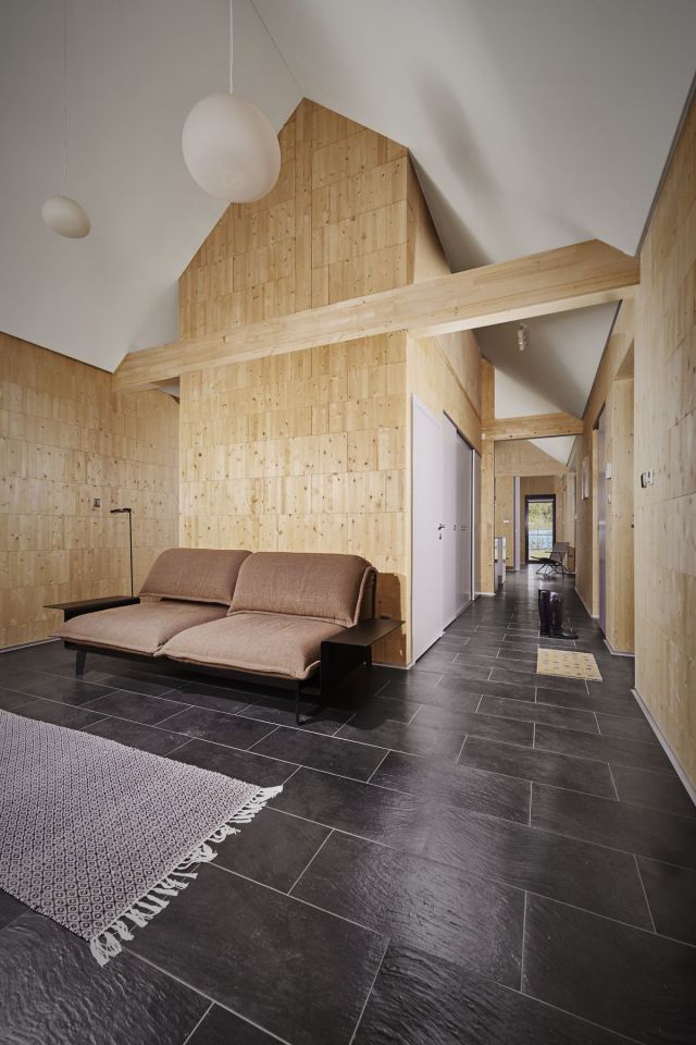 Jednostavna kuća površine 70 m² by Jaro Krobot