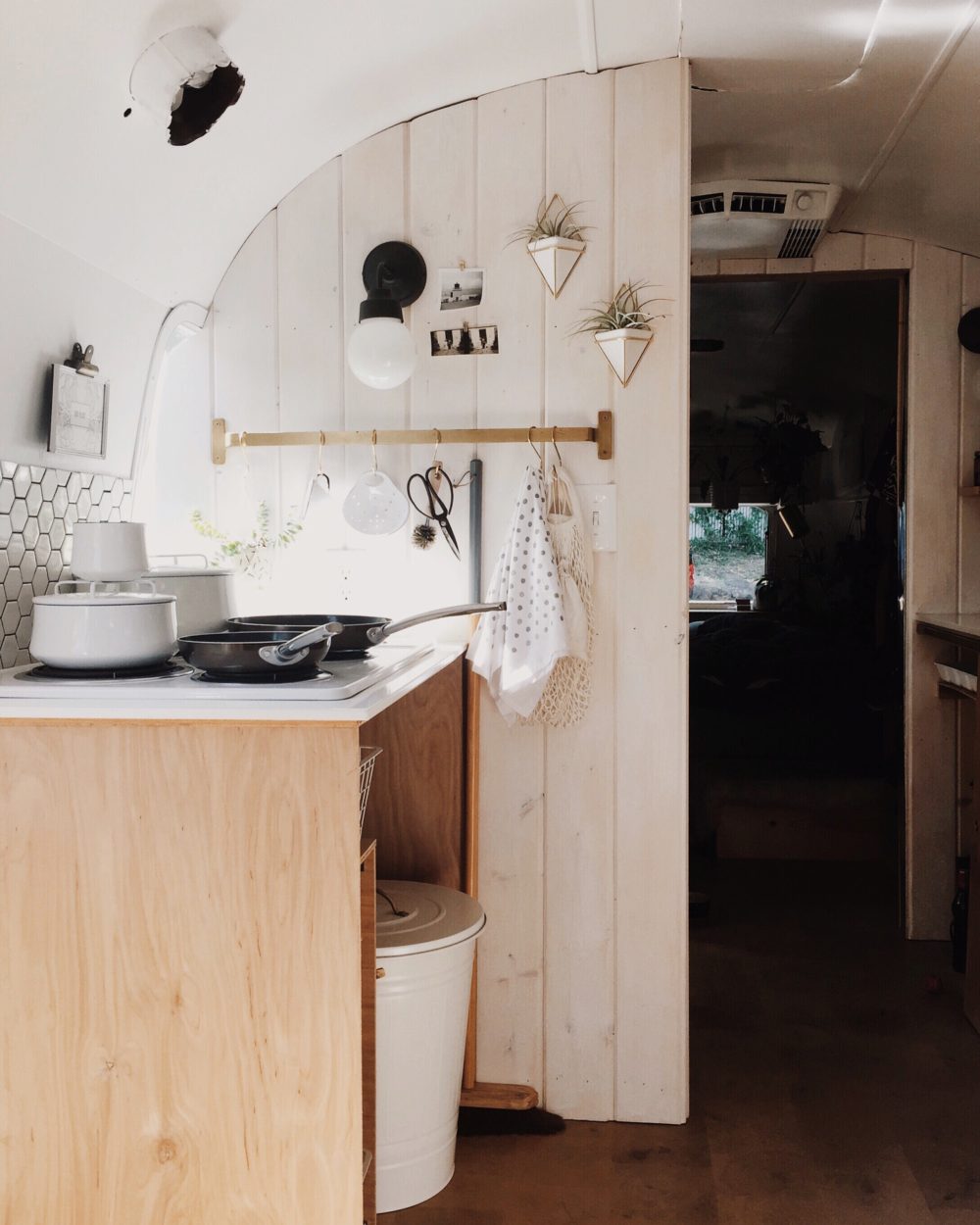 Prije i poslije: AIRSTREAM prikolica u Seattleu dobiva potpuni makeover