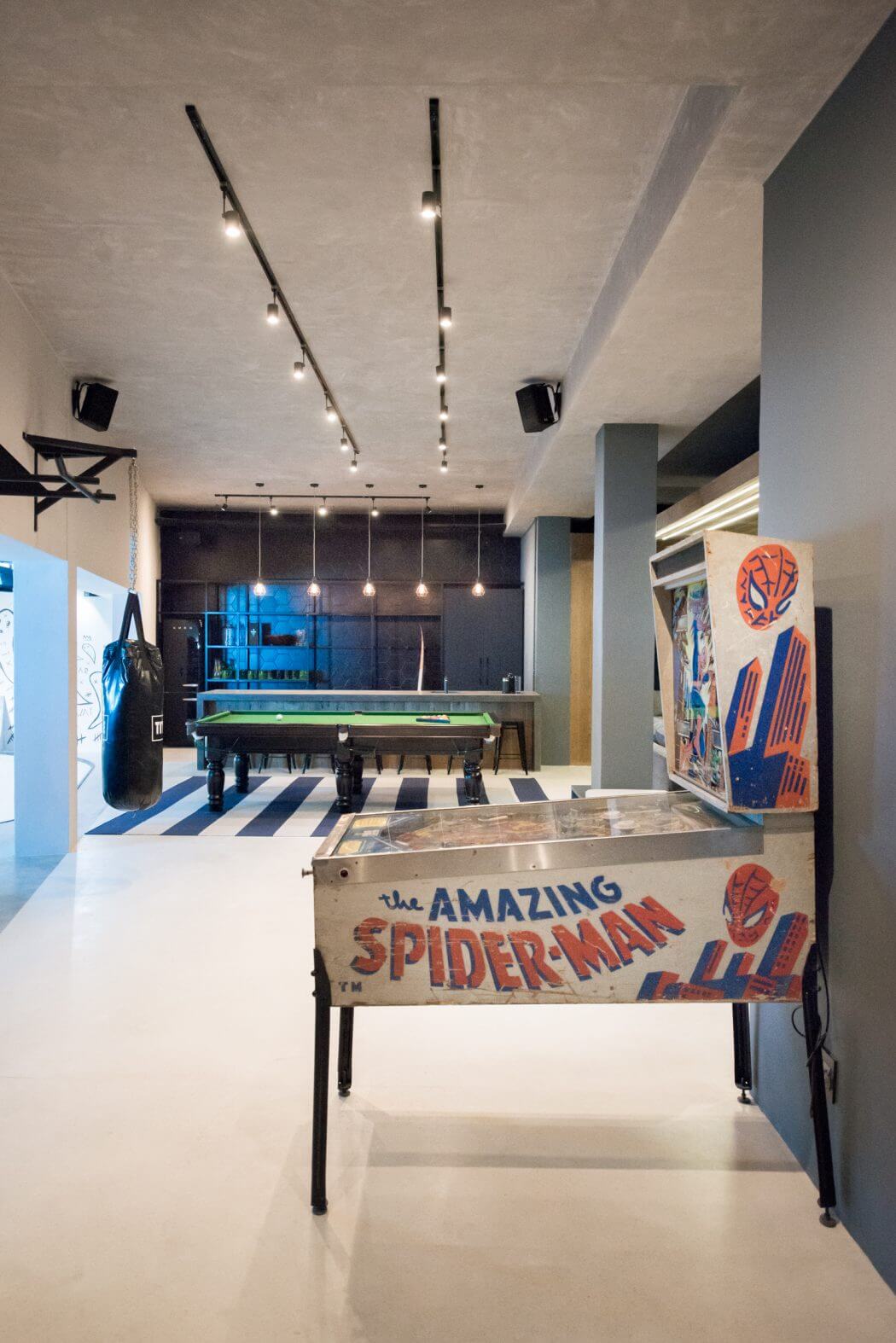 Muška špilja - stan u kojem igra ne prestaje