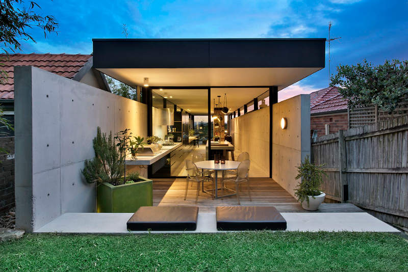 Dugačka, uska parcela i na njoj kuća