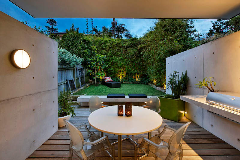 Dugačka, uska parcela i na njoj kuća