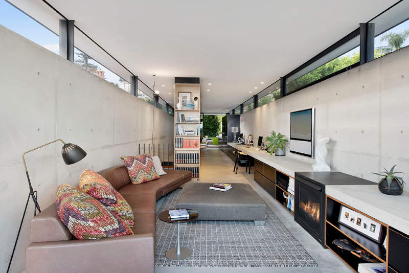 Dugačka, uska parcela i na njoj kuća