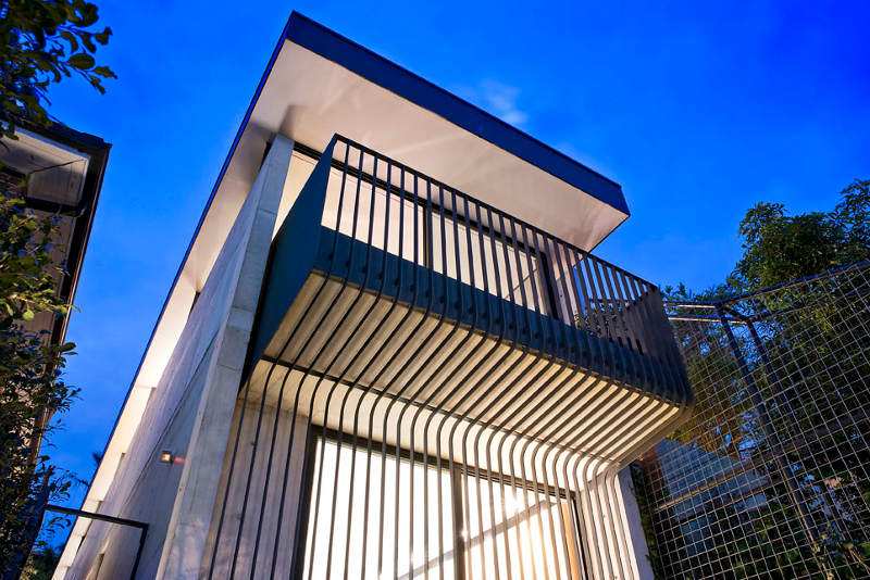 Dugačka, uska parcela i na njoj kuća