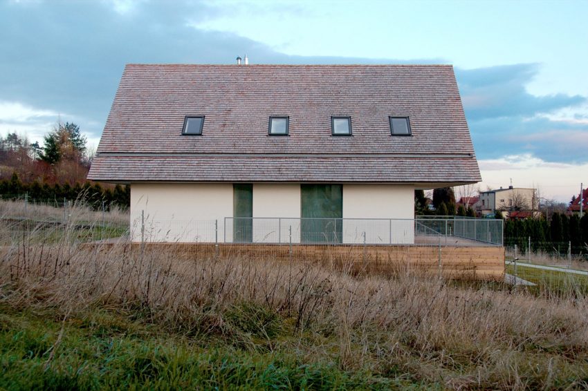 Moderna seoska kuća klasičnih obrisa