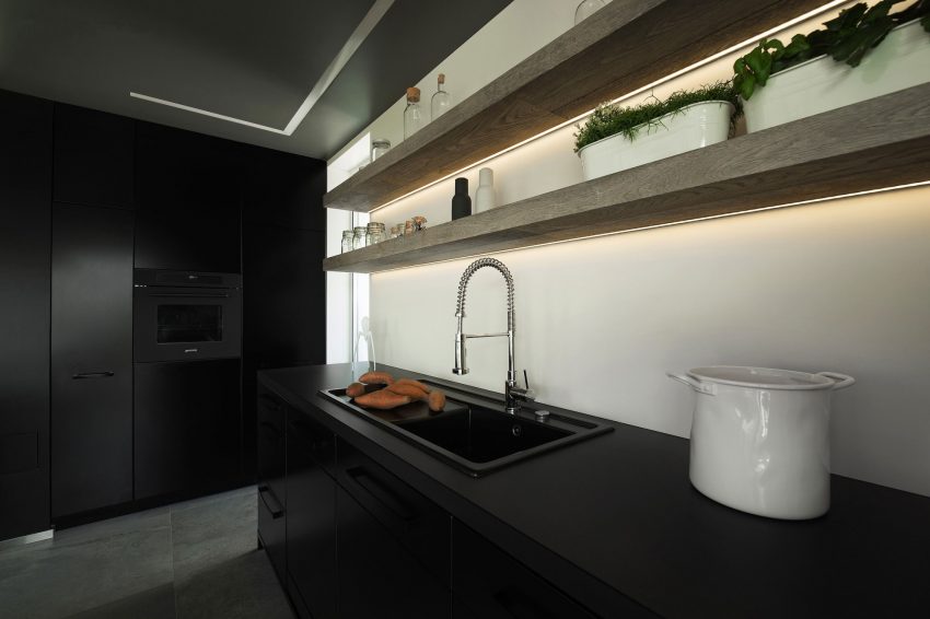 Moderna seoska kuća klasičnih obrisa