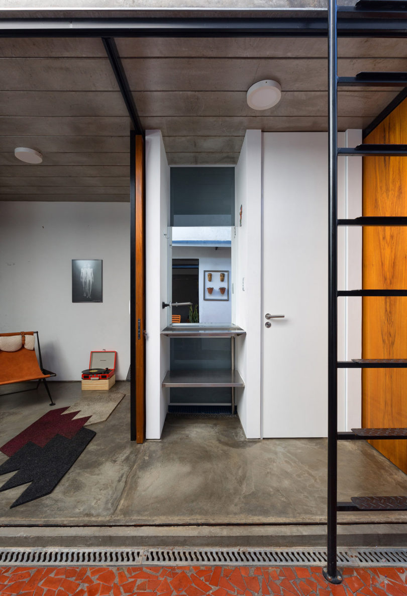 http://design-milk.com/a-small-sao-paulo-apartment-gets-an-annex-addition/