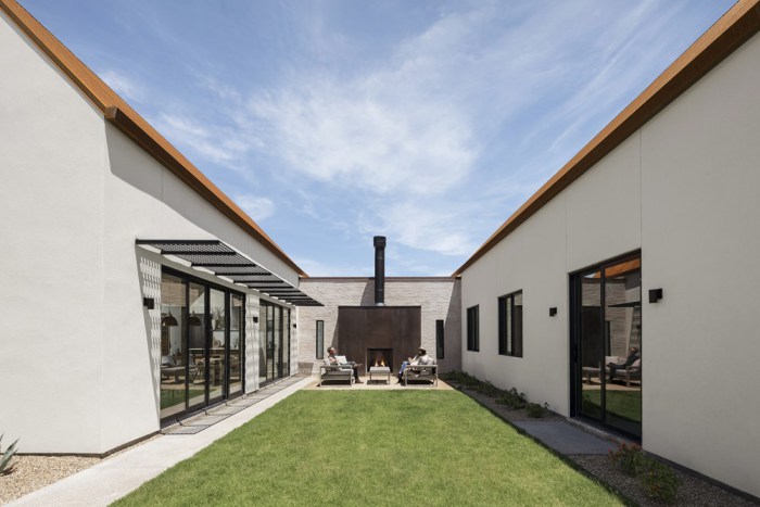 Kuća kraj kanala by The Ranch Mine