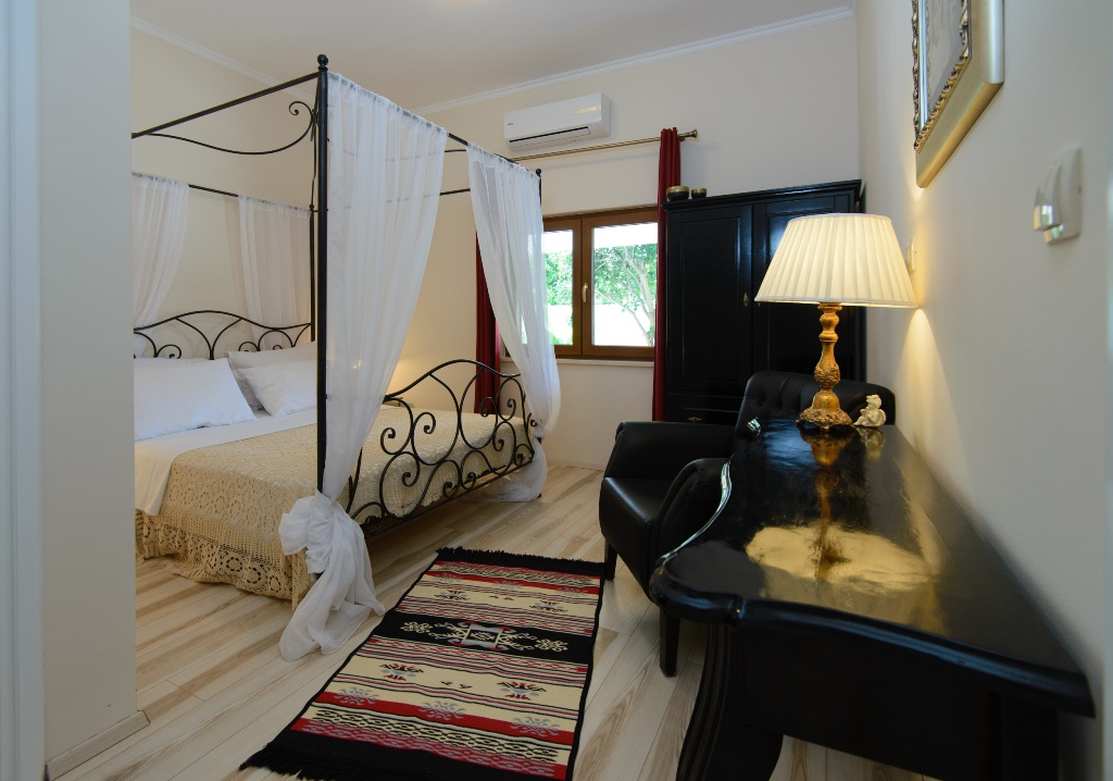 Spoj modernog i antiknog u kući za odmor Floreat