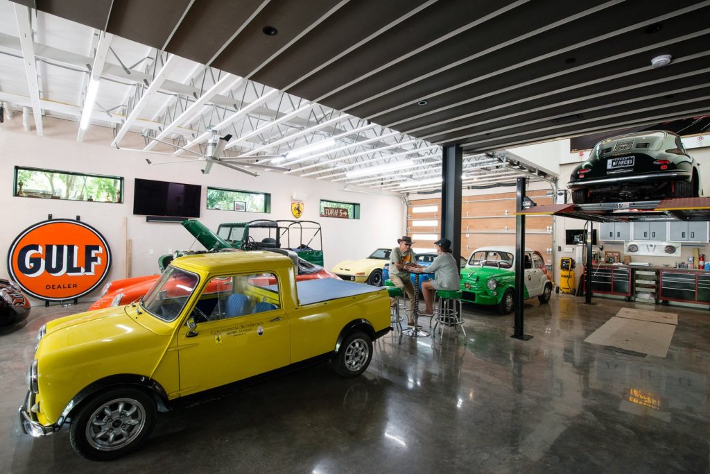 Kuća po mjeri kolekcionara starih automobila