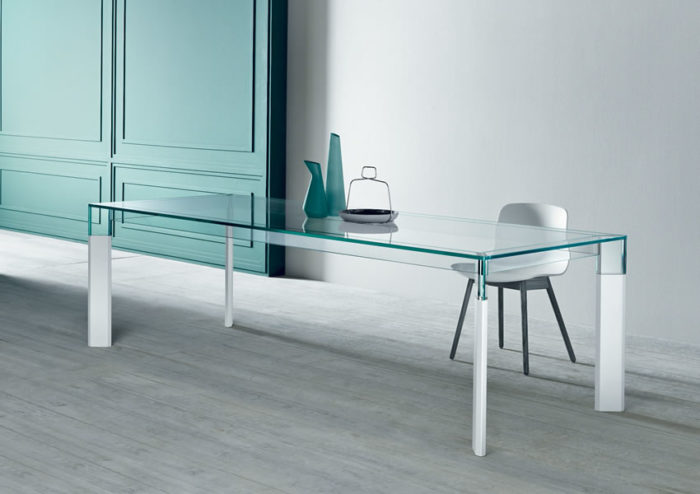 Perseo - stakleni stol za blagovaonu sa stilom