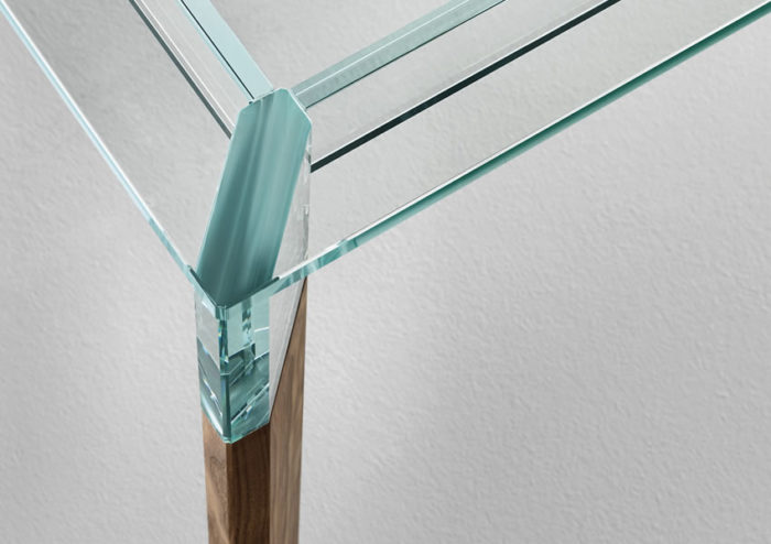 Perseo - stakleni stol za blagovaonu sa stilom