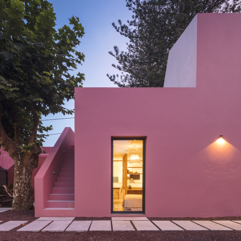 Ružičasta kuća