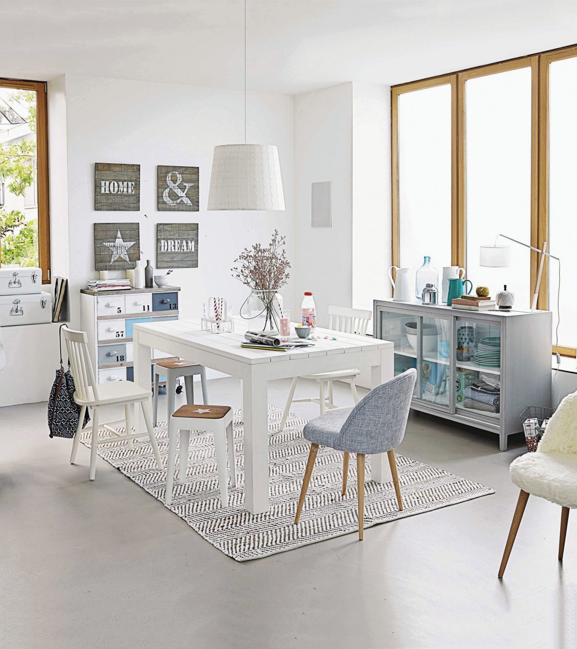 Šarm različitih stolica