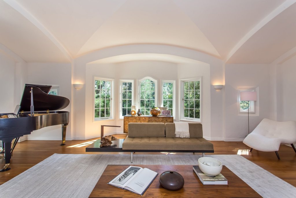 Moby prodaje kuću, cijena prava sitnica