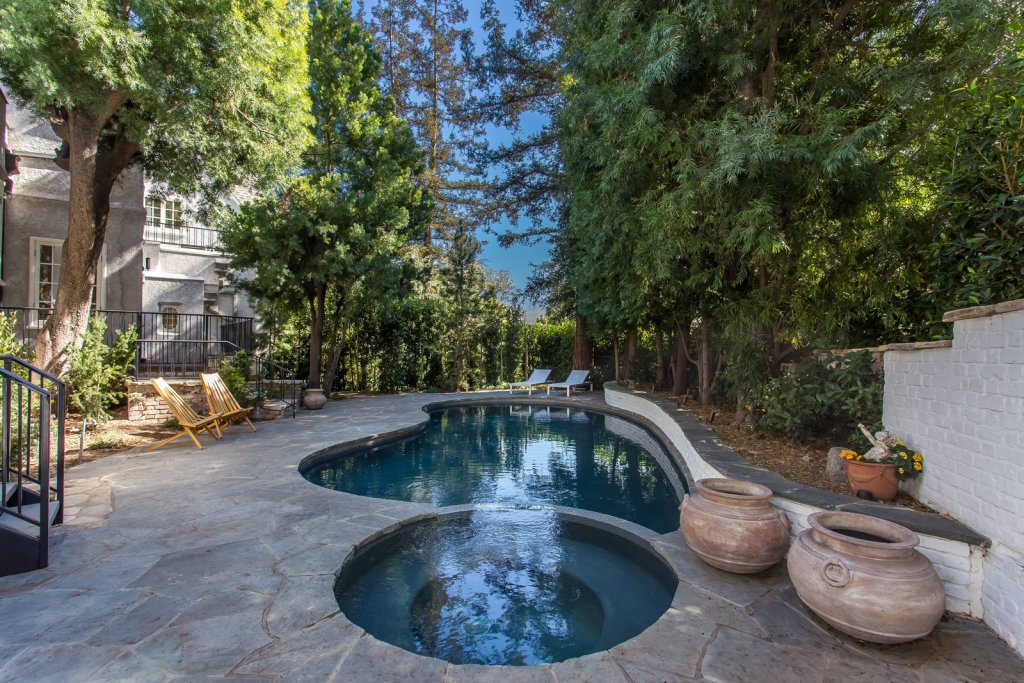 Moby prodaje kuću, cijena prava sitnica