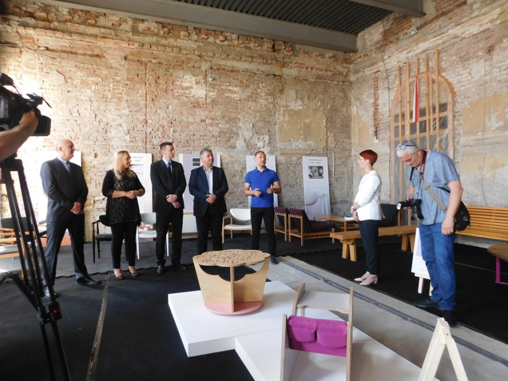 Design District - Izložba bez struje