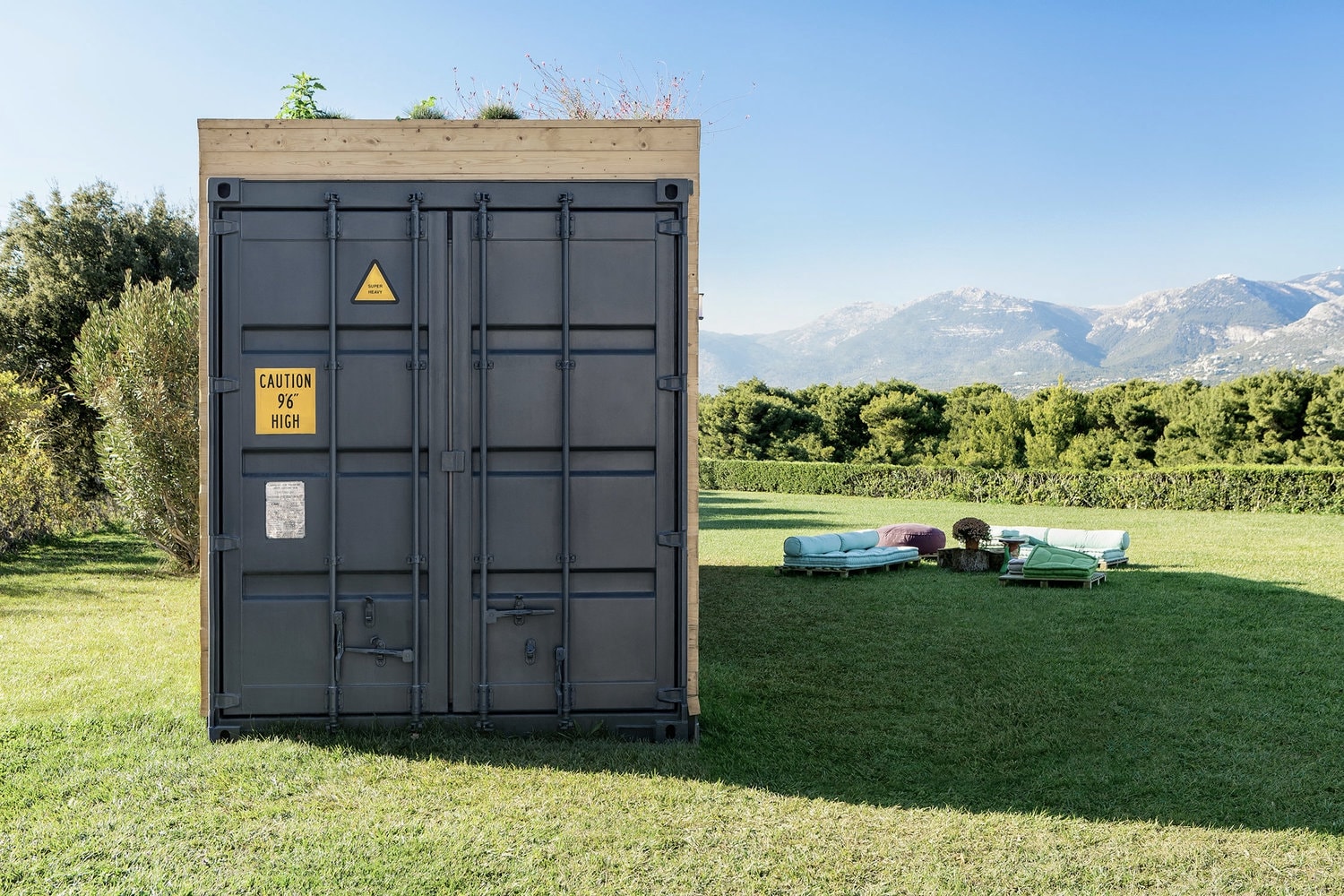 Brodski kontejner pretvoren u prekrasnu kućicu za odmor