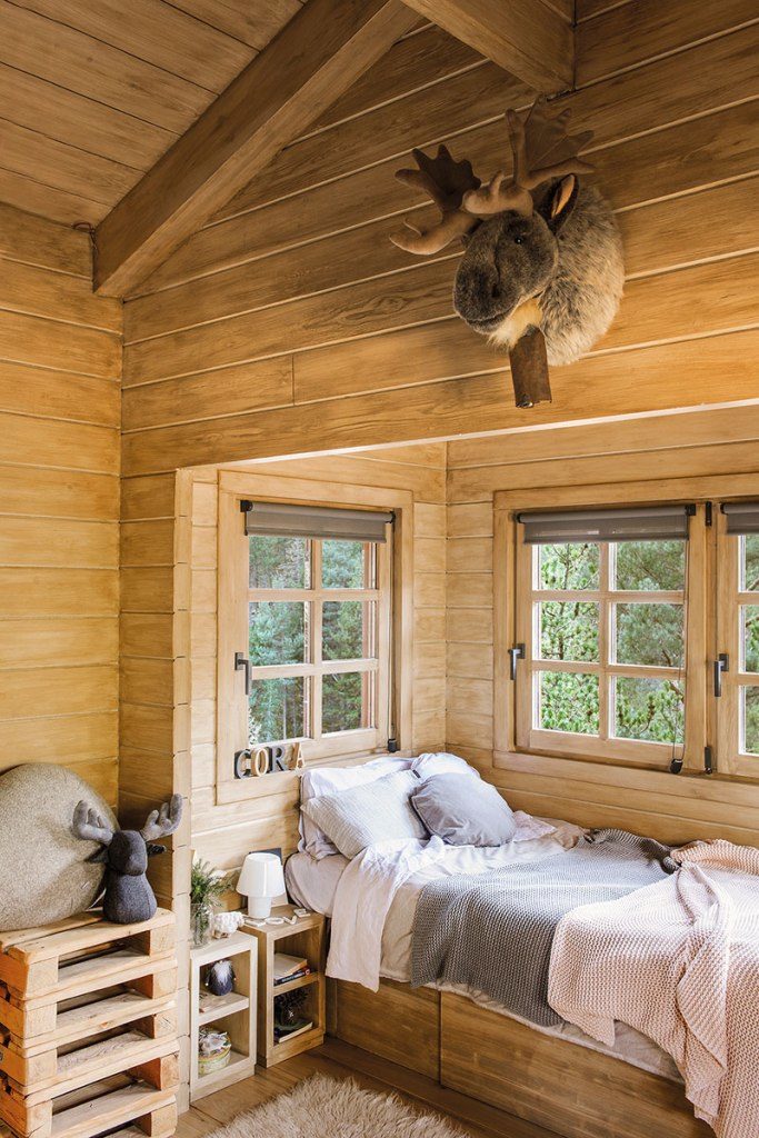 Drvena koliba kao stvorena za hladne zimske dane