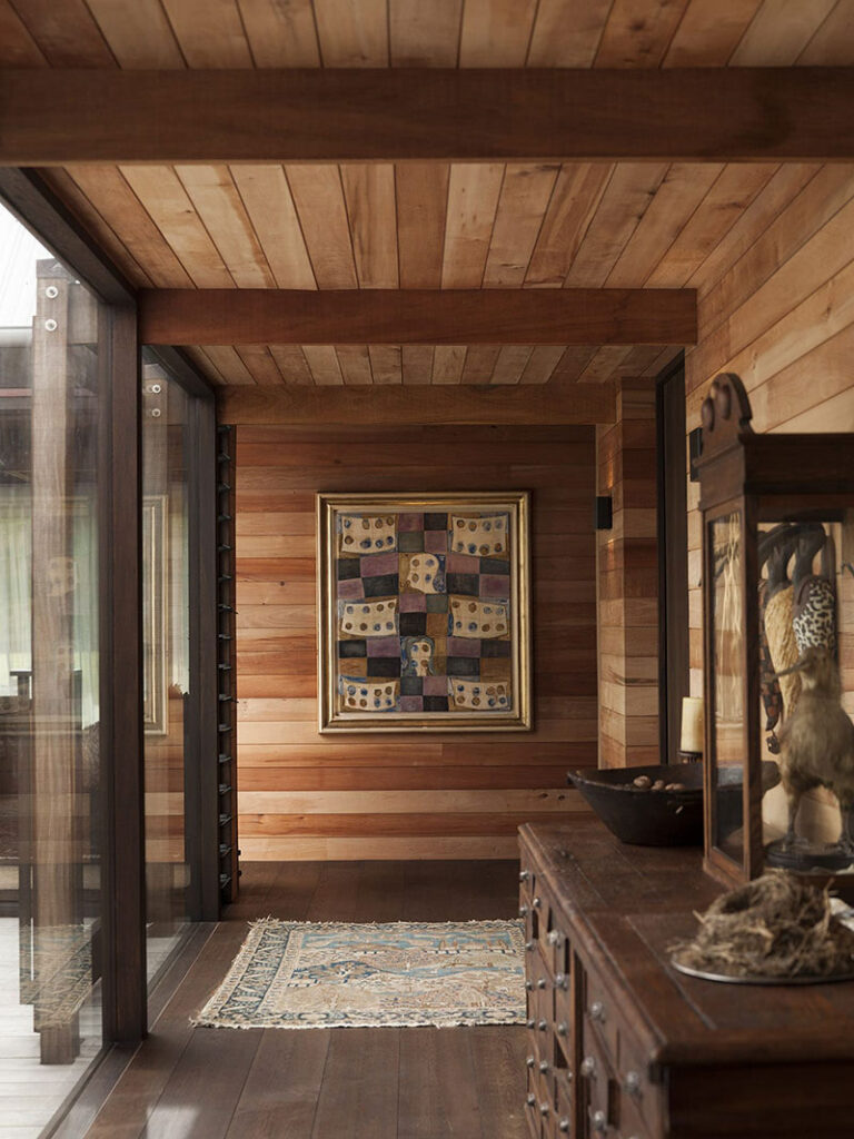 lijepa kuca za odmor na obali rijeke